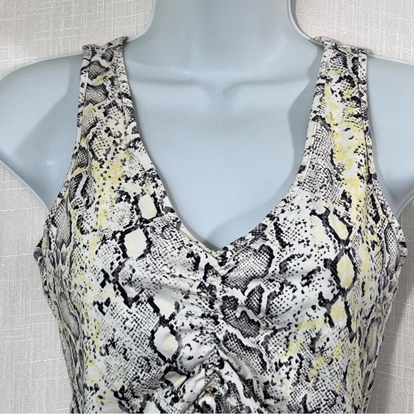 Forever 21 Snake Print Stretch Cropped Tank Top Size S - Picture 2 of 10